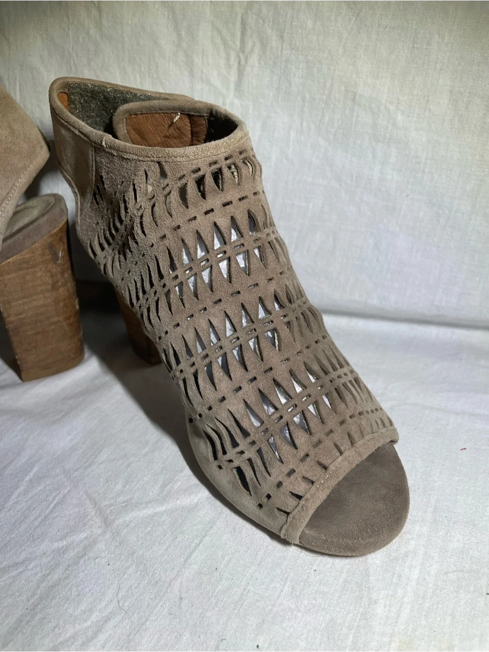 Jeffrey Campbell Quebec Taupe Suede Cutout Chunky Heel Sandal Booties 8